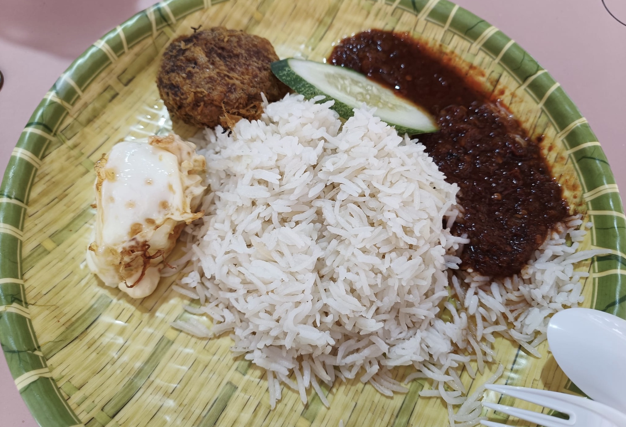 "The most expensive Nasi Lemak I ever had": Customer claims she paid S$5 for "just an egg and begedil"